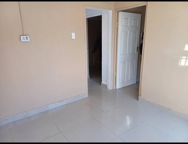 2 BEDROOM HOUSE TO LET IN SHALLCROSS